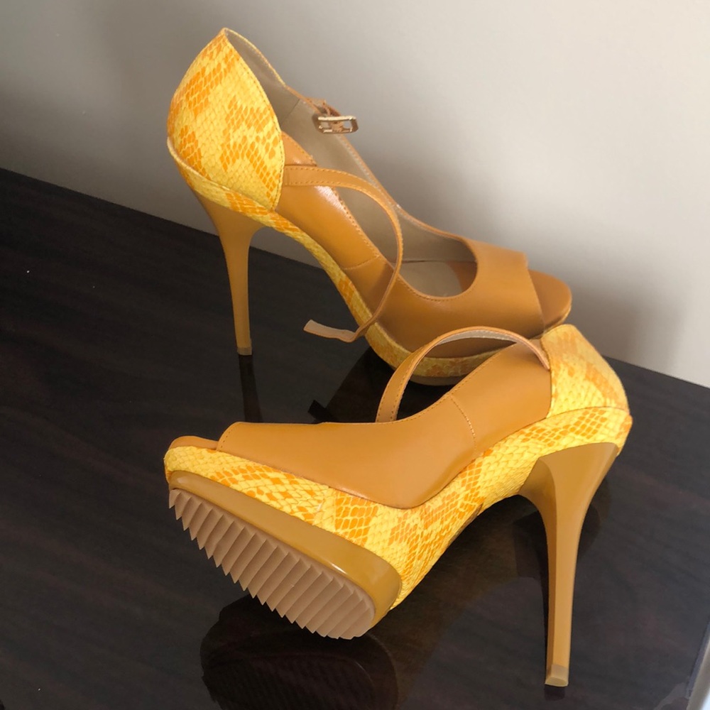 Promise yellow size 6.5 peep toe 4.5inch heeled shoes